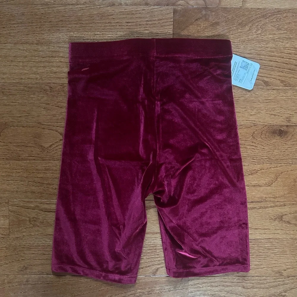 Fabletics Shorts - Picture 2 of 4